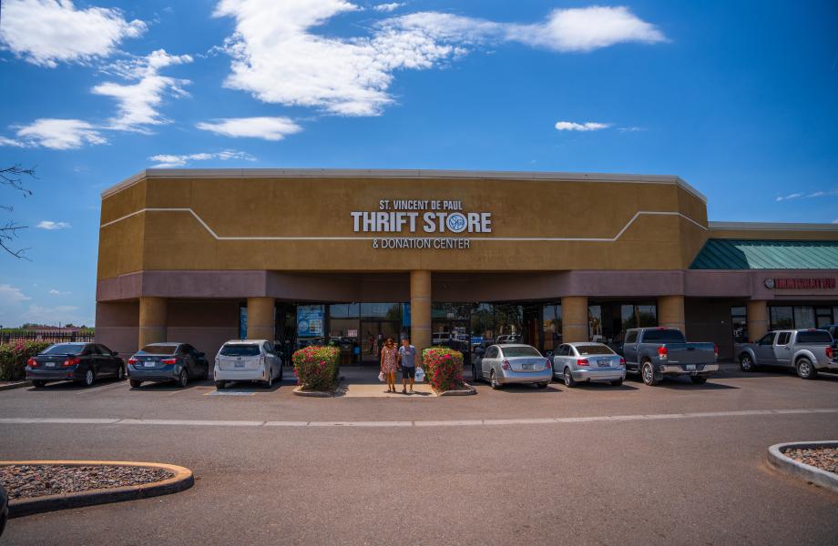 Exterior shot of the Avondale Thrift Store