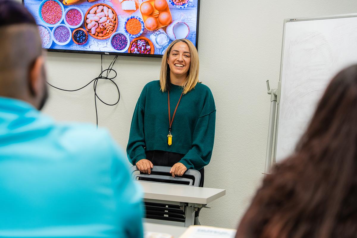 SVdP Ivy Center for Family Wellness Director Elvia Madrid teaches about nutrition and choices that help patients create healthier and sustainable lifestyles.